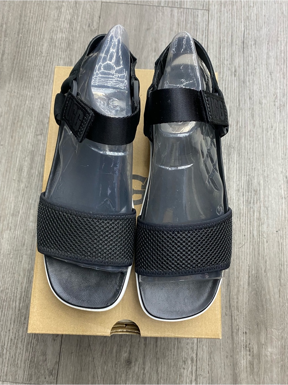 UGG Aissa Lightweight Cozy Sports Sandals Black BKMS Women’s US 9 EU 40